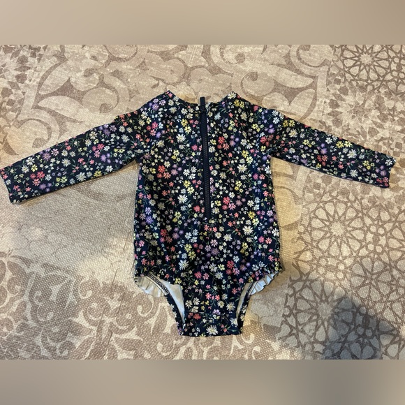 Old Navy long sleeve floral rashguard swimsuit - Picture 1 of 5